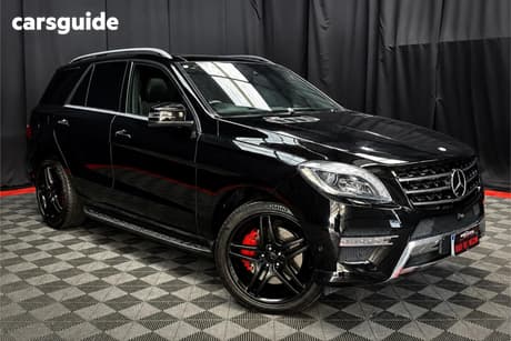 Black 2015 Mercedes-Benz ML500 Wagon (4X4)