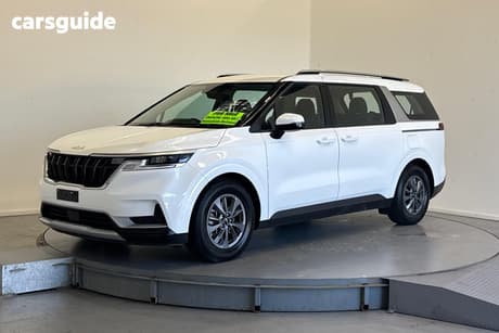 White 2023 Kia Carnival Wagon S