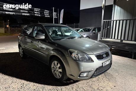 Grey 2010 Kia RIO Hatchback S