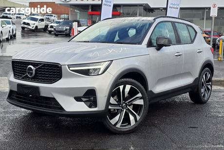 2022 Volvo XC40 Wagon Ultimate B5 Dark Mhev