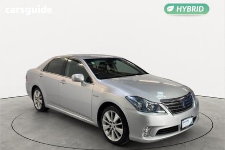 Silver 2011 Toyota Crown Sedan HYBRID