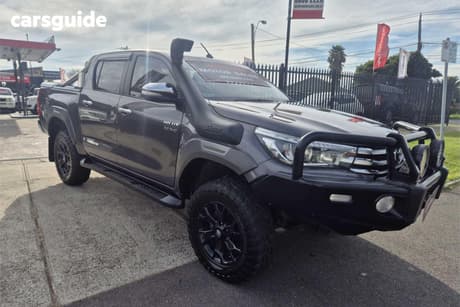 Grey 2017 Toyota Hilux Dual Cab Utility Sr5 (4X4)