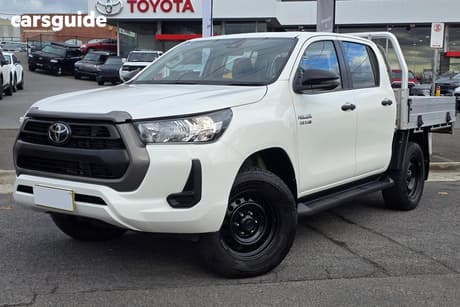 White 2022 Toyota Hilux Double Cab Chassis Sr (4X4)
