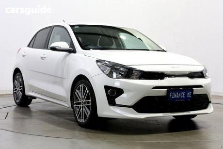 White 2021 Kia RIO Hatchback Sx