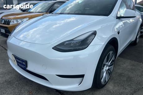 White 2023 Tesla Model Y Wagon Rear-Wheel Drive