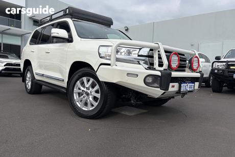 White 2017 Toyota Landcruiser Wagon Sahara (4X4)