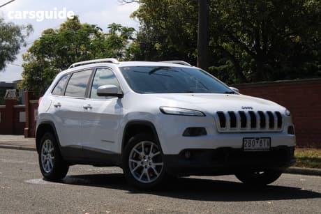 White 2014 Jeep Cherokee Wagon Longitude (4X4)