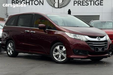 Red 2015 Honda Odyssey Wagon Vti