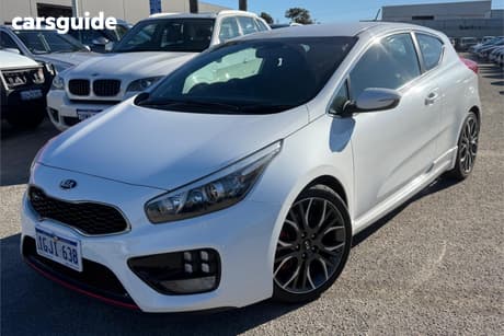White 2015 Kia Pro_cee'd Hatchback Gt