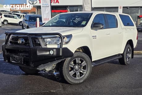 White 2023 Toyota Hilux Double Cab Pick Up Sr (4X4)