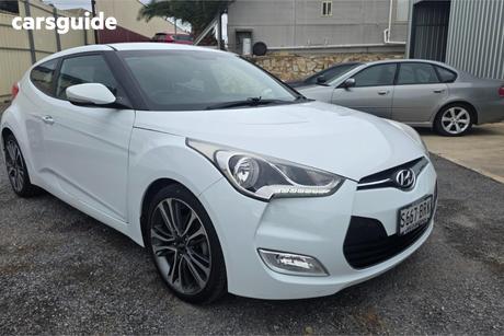 White 2016 Hyundai Veloster Coupe