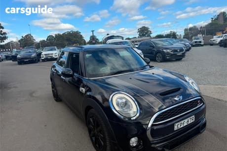 Black 2018 Mini Cooper Hatchback S