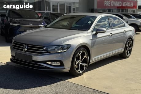 Silver 2022 Volkswagen Passat Sedan 140Tsi Business