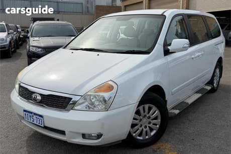 White 2013 Kia Grand Carnival Wagon S