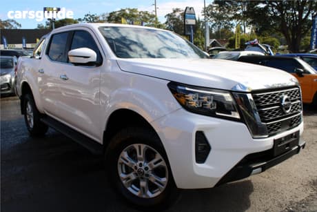 White 2021 Nissan Navara Dual Cab Pick-up Sl (4X4)