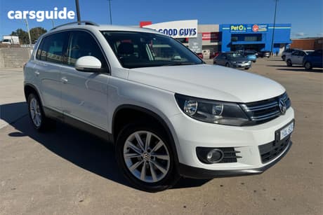 White 2015 Volkswagen Tiguan Wagon 132 Tsi (4X4)