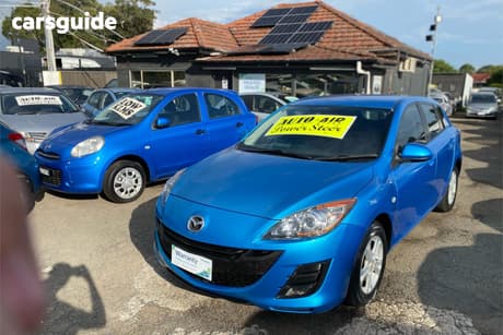 Blue 2010 Mazda 3 Hatchback Maxx