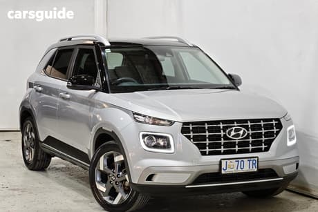 Silver 2021 Hyundai Venue Wagon Elite ((Sunroof)