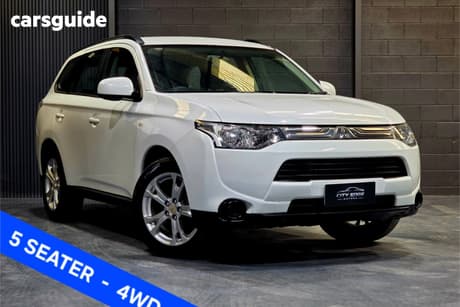 White 2013 Mitsubishi Outlander Wagon Es (4X4)
