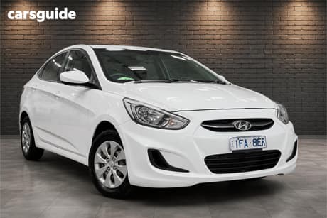 White 2016 Hyundai Accent Sedan Active
