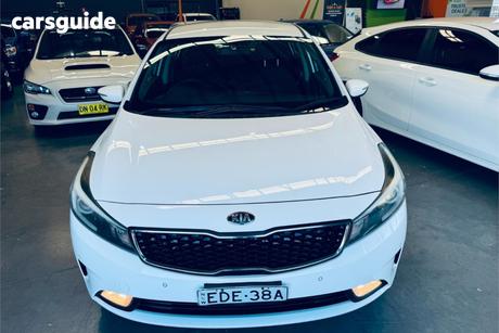 White 2016 Kia Cerato Hatchback S