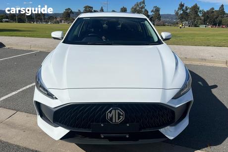 White 2025 MG MG5 Sedan Essence