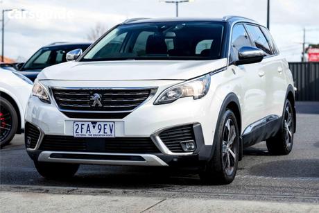 White 2019 Peugeot 5008 Wagon Allure