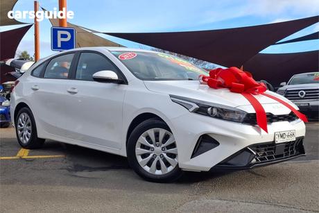 White 2022 Kia Cerato Hatchback Gt
