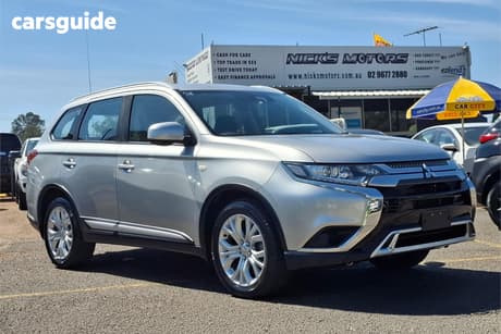 Silver 2019 Mitsubishi Outlander Wagon Es Adas 5 Seat (Awd)