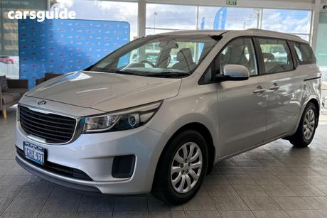 White 2017 Kia Carnival Wagon S