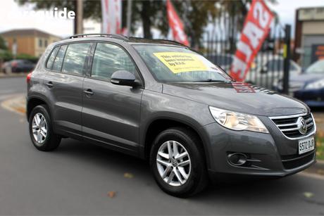 Grey 2011 Volkswagen Tiguan Wagon 125 Tsi