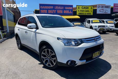 White 2014 Mitsubishi Outlander Wagon Aspire (4X4)