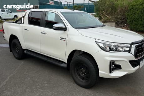 White 2019 Toyota Hilux Double Cab Pick Up Sr5 (4X4)