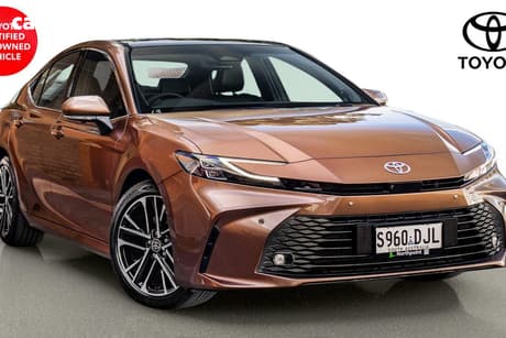 Bronze 2025 Toyota Camry Sedan Sl Hybrid