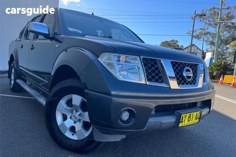 Grey 2007 Nissan Navara Dual Cab Pick-up St-X (4X4)