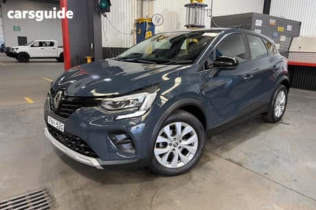 Grey 2022 Renault Captur Wagon Life