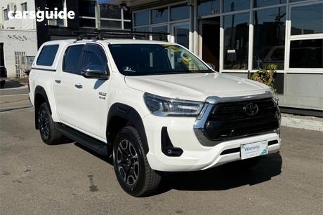 White 2022 Toyota Hilux Double Cab Pick Up Sr5 (4X4)