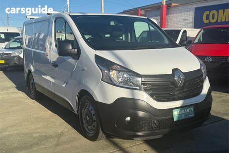 White 2017 Renault Trafic Van Swb