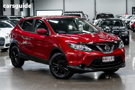 Red 2017 Nissan Qashqai Wagon Ts