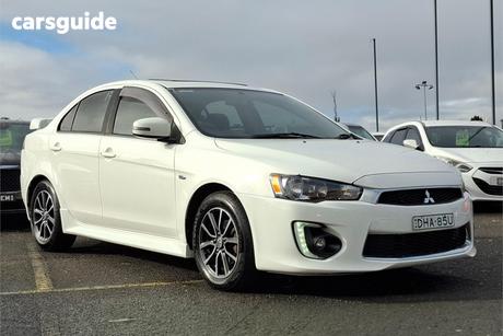 White 2016 Mitsubishi Lancer Sedan Es Sport