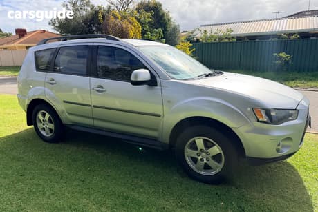 Silver 2012 Mitsubishi Outlander Wagon Platinum Edition