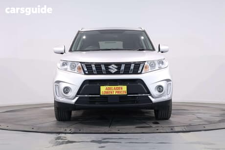 Silver 2023 Suzuki Vitara Wagon Beat