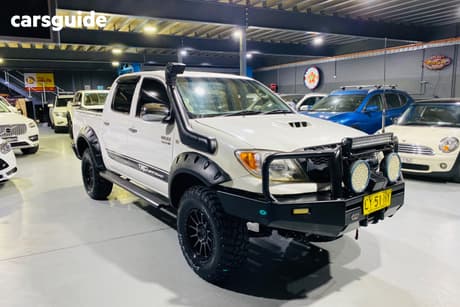 White 2010 Toyota Hilux Dual Cab Pick-up Sr (4X4)