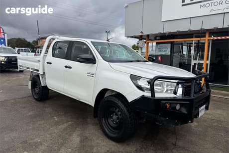White 2019 Toyota Hilux Double Cab Chassis Sr (4X4)