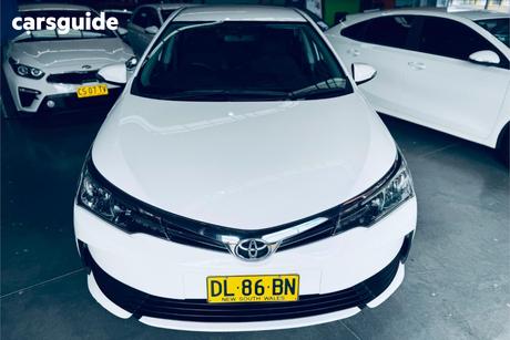 White 2018 Toyota Corolla Sedan Ascent