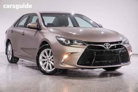 Bronze 2016 Toyota Camry Sedan Atara S