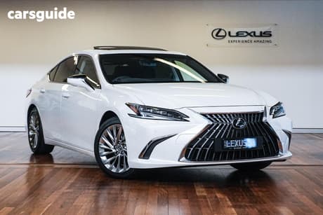 White 2025 Lexus ES300H Sedan Sports Luxury (Hybrid)
