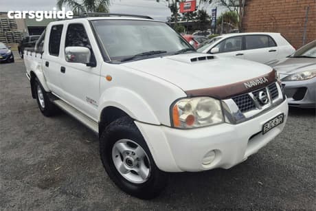 White 2009 Nissan Navara Dual Cab Pick-up St-R (4X4)