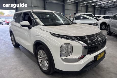 White 2022 Mitsubishi Outlander Wagon Es 5 Seat (2Wd)
