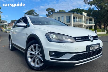 White 2016 Volkswagen Golf Wagon Alltrack 132 Tsi